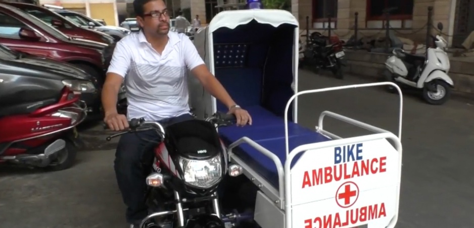 V Indii vymysleli ambulanciu na motorke. Tešia sa z úspechu