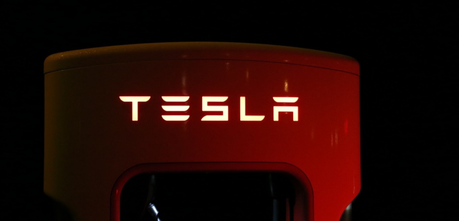 Veľké personálne čistky: Tesla prepustila stovky zamestnancov