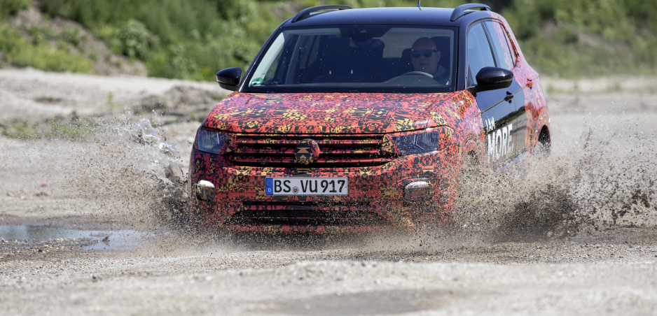 Volkswagen ukazuje nové SUV T-Cross vo videu. Na pohon 4x4 zabudnime