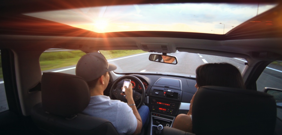 Vtipné video sa zmení na horor: Pre toto by ste nemali smskovať za volantom