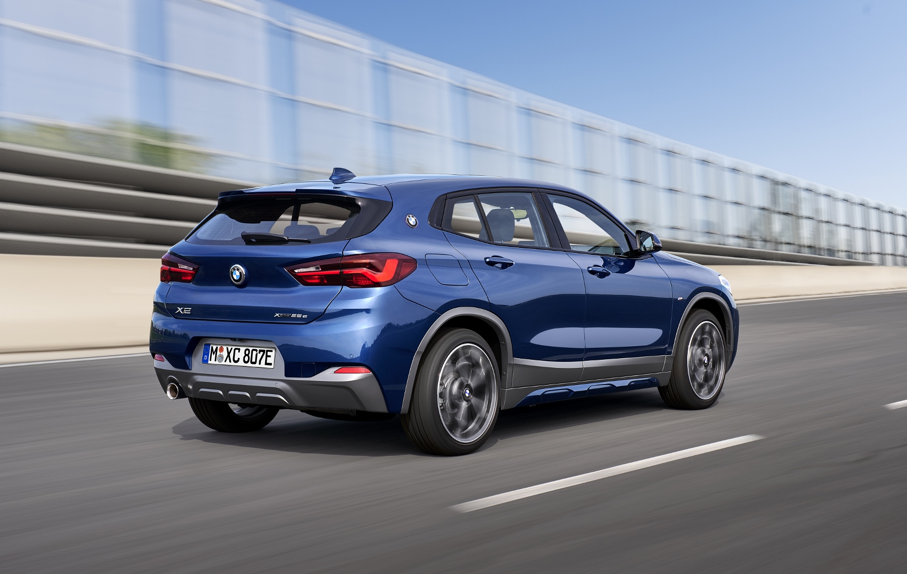 Vynovené BMW X2 už nemá klasické hmlovky