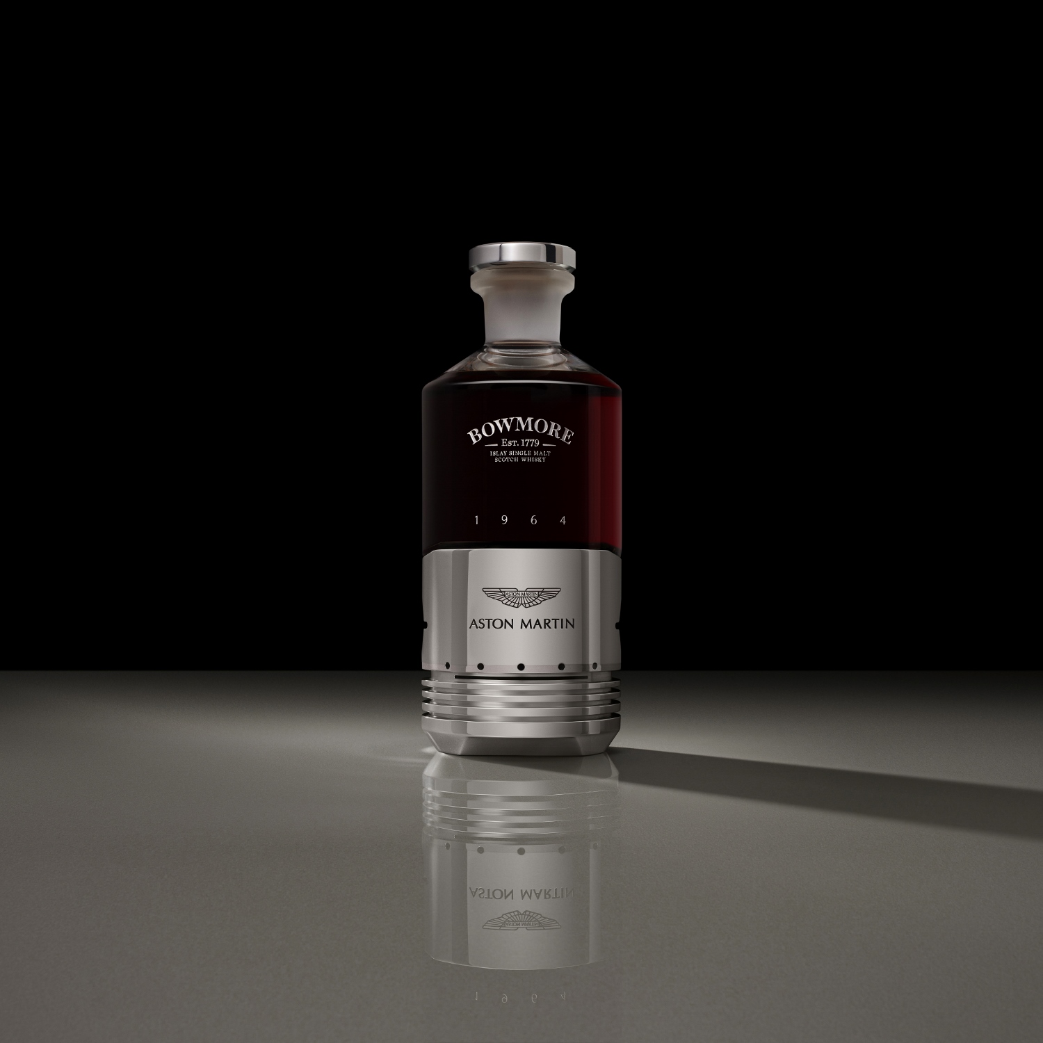 Whisky od Bowmore a Aston Martin má cenu luxusného auta