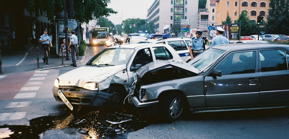 Z tohto videa mrazí: Šťastlivci unikli smrti o vlások.