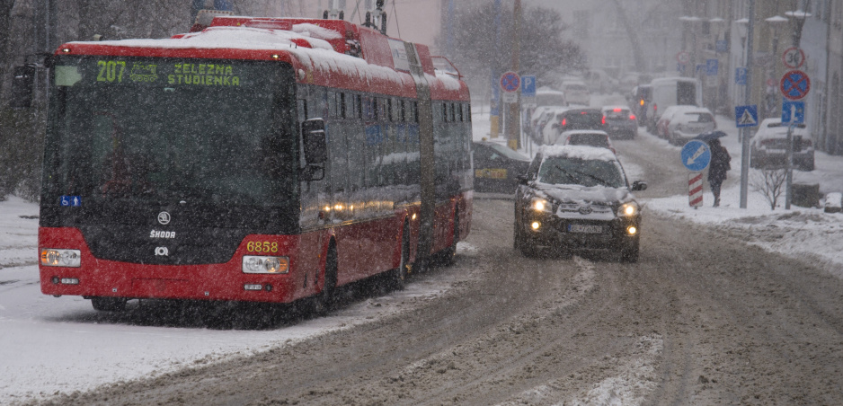 Zimná údržba v Bratislave nie je lacná, napriek tomu kontrola ukázala nedostatky