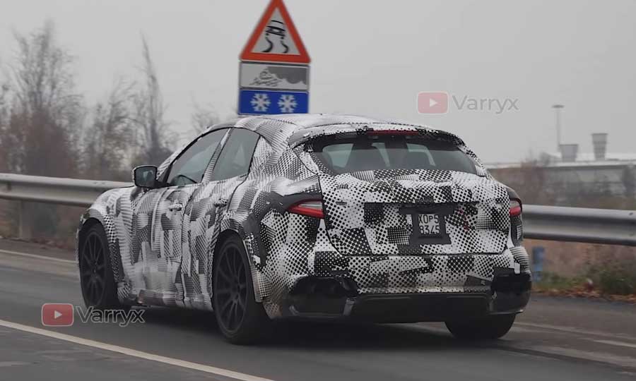 Video: Maskované SUV Ferrari Purosangue prichytené na cestách