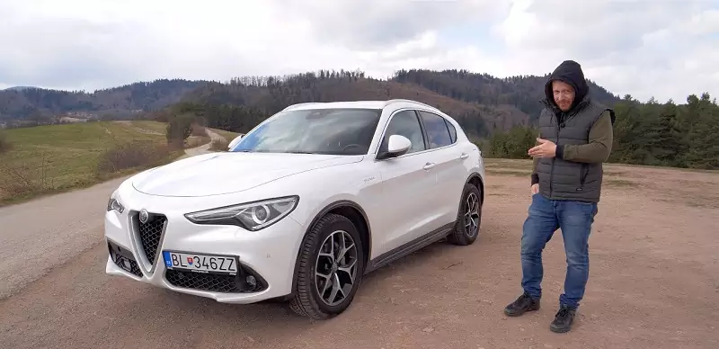 Test Alfa Romeo Stelvio: Ako sa vozí hybridných časoch s 2,2 litrovým dieselom?