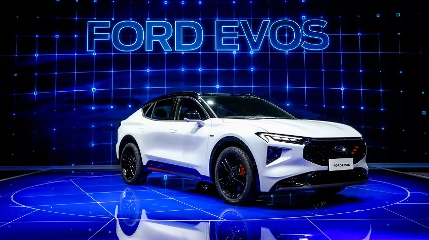 Čínsky Ford Evos ukazuje, ako by mohol vyzerať nástupca Mondea