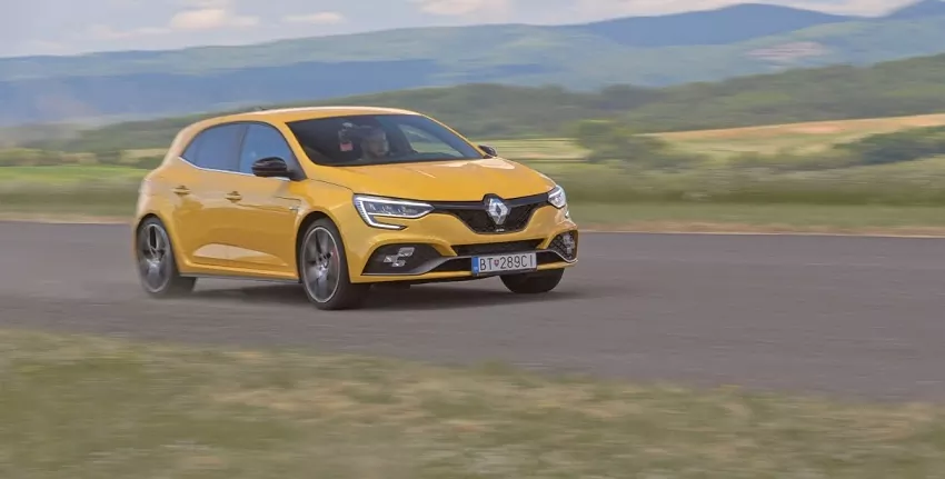 Test Renault Megane R.S. Trophy: Po najkrajšej ceste Slovenska