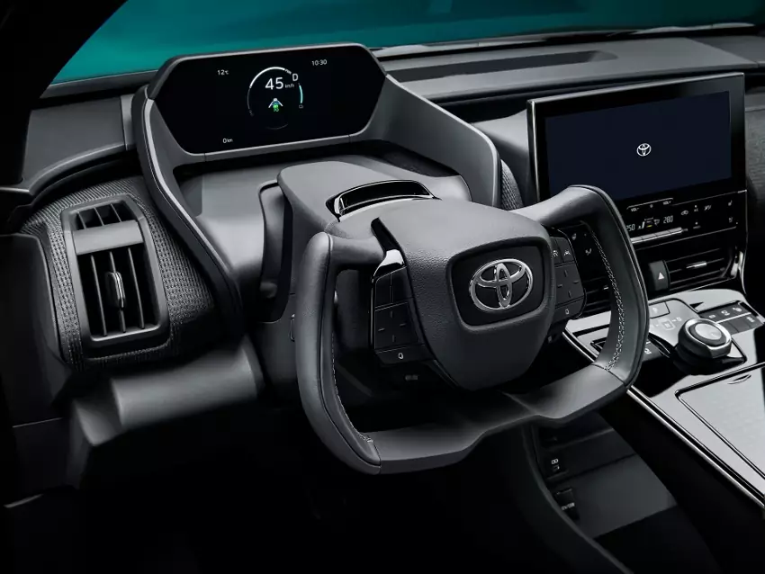 Toyota začne vyrábať autá s elektronickým volantom v roku 2024