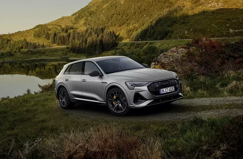 Audi e-tron skončí a nahradí ho elektrické SUV Q8