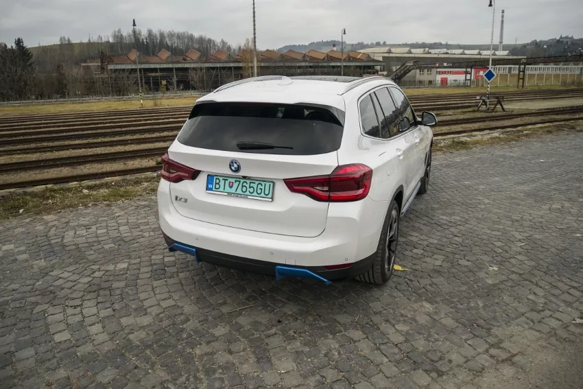 BMW iX3 (10)