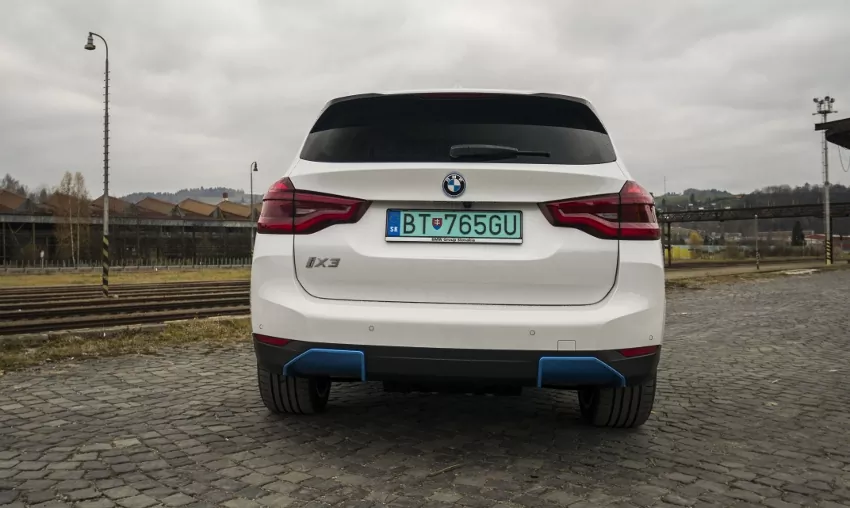 BMW iX3 (9)
