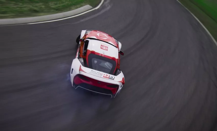 Toyota vie autonómne driftovať, kvôli bezpečnosti