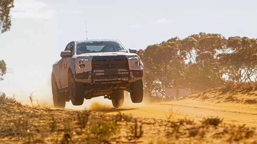 Nový Ford Ranger Raptor sa ukazuje vo videu