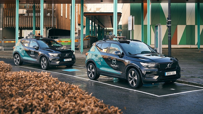 Volvo začína testovať bezdrôtové nabíjanie v praxi