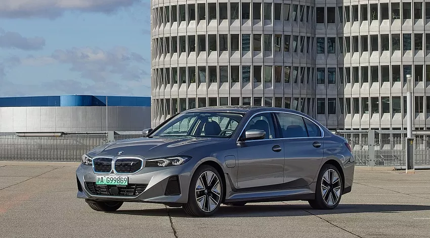 BMW bude vyrábať elektrický sedan i3 eDrive35L výlučne pre Čínu