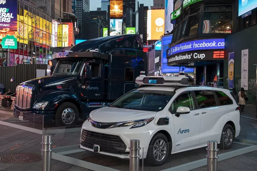 Aurora a Toyota začínajú testovať flotilu autonómnych áut