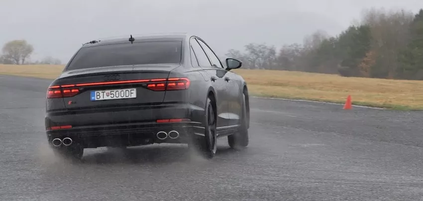 Test: Audi S8 4,0 V8 TFSI quattro