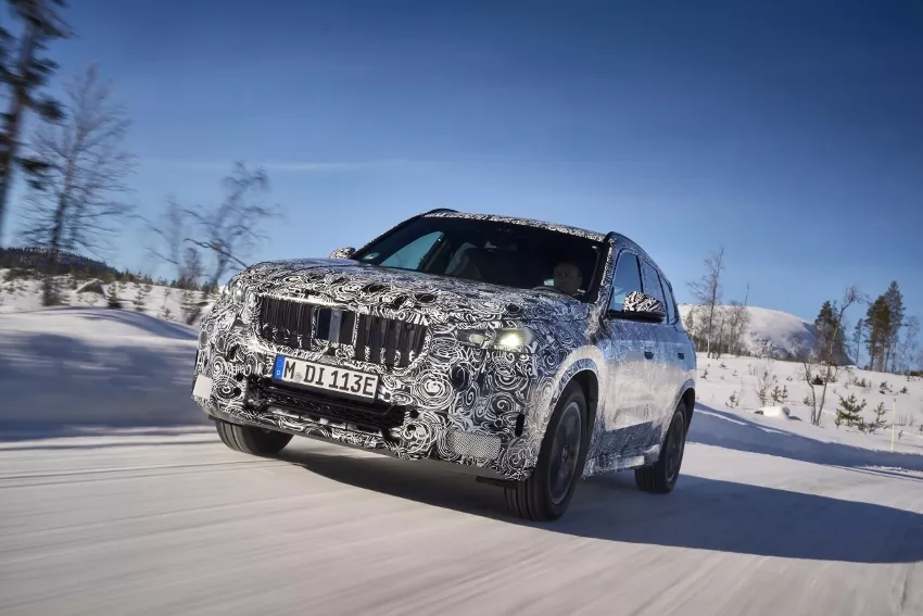 BMW iX1 bude najlacnejším elektromobilom značky s dojazdom nad 400 km