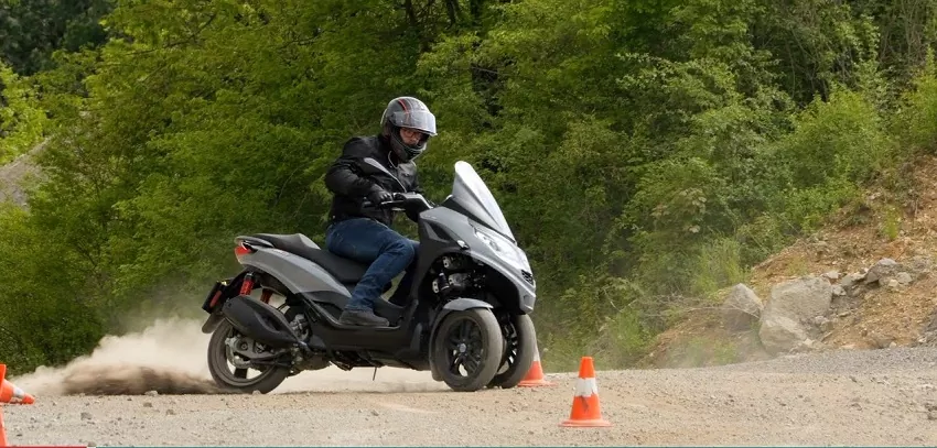 Test: Piaggio MP3 300 HPE Sport ABS/ASR