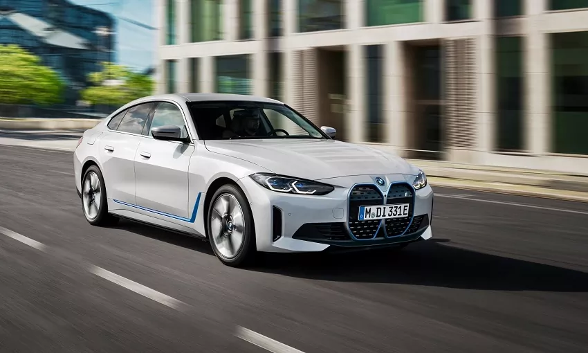 BMW i4 dostalo novú lacnejšiu motorizáciu eDrive35