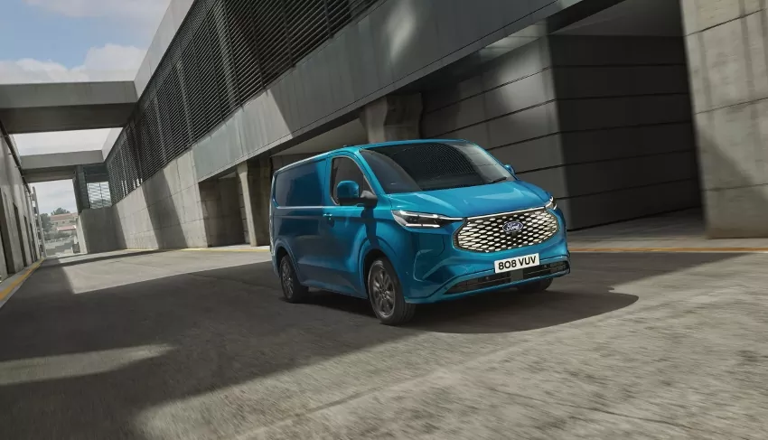 Nový Ford E-Transit Custom dostal Asistenta doručovania