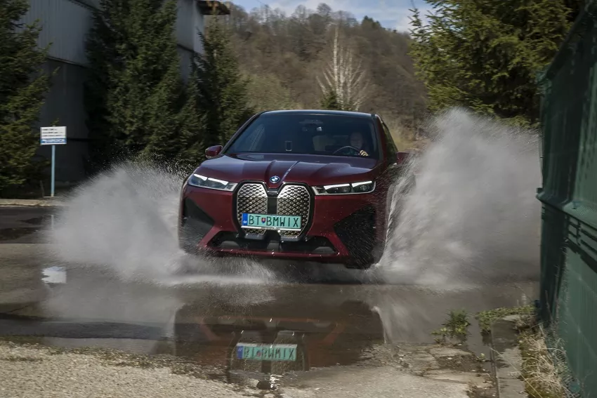 Nové batérie umožnia BMW dojazd 1 000 km