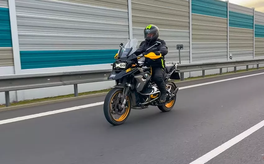 Test: BMW 310 GS - zábeh - servis - vylepšenia