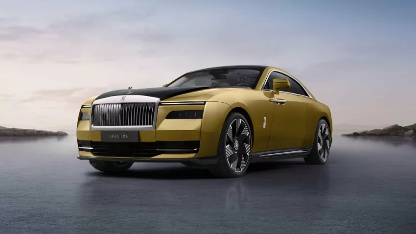 Rolls-Royce Spectre štartuje elektrickú éru značky