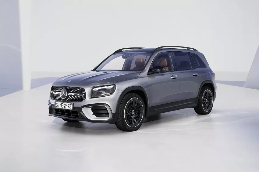 Mercedes vylepšil crossovery GLA a GLB