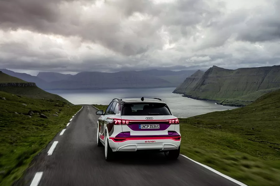 Audi Q6 e-tron ako prvé sériové auto na svete dostane aktívne zadné svetlá