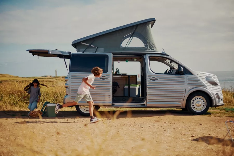 Citroenu Type Holidays je koncept obytného vanu s retro dizajnom