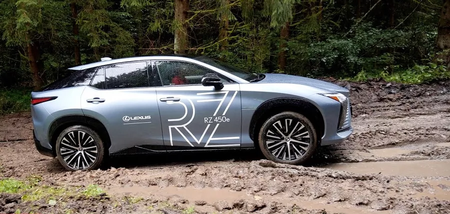 Test: Lexus RZ450e Direct4