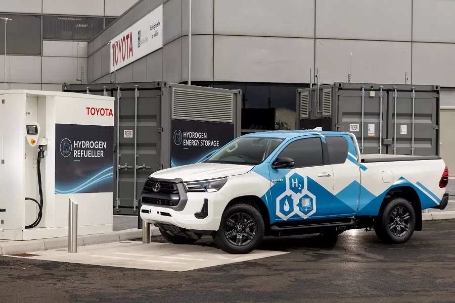 Toyota postavila prototyp vodíkového Hiluxu