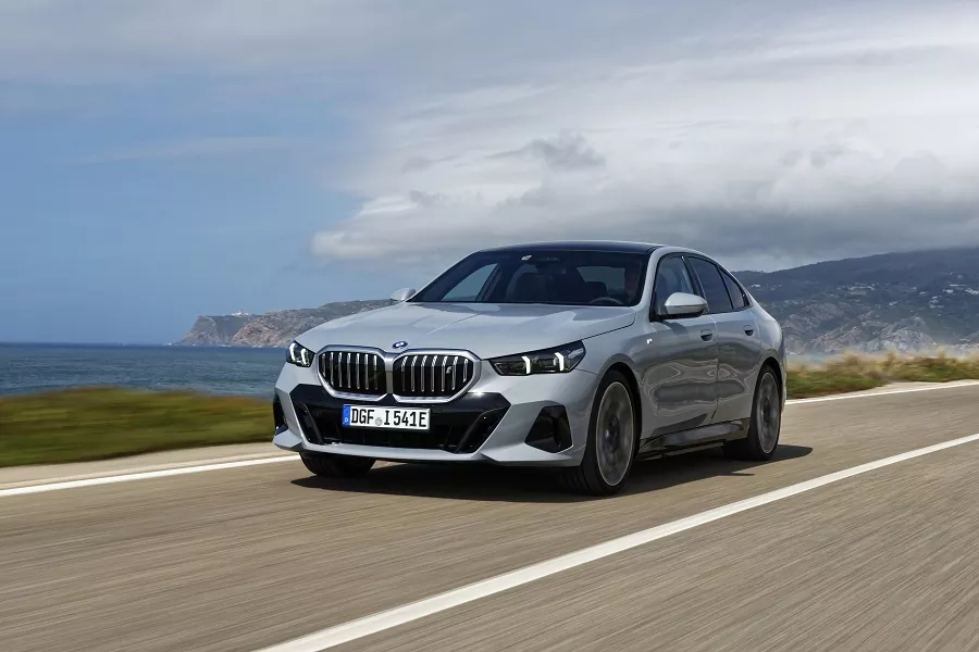 Nové BMW 5 a i5 dostali slovenskú cenu