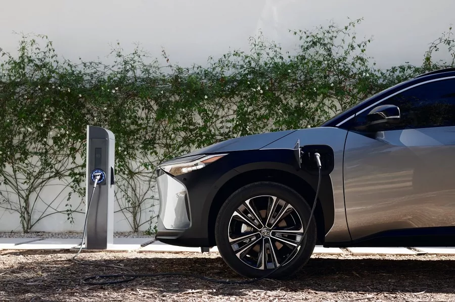 Toyota má plán na celý životný cyklus batérií z elektromobilov