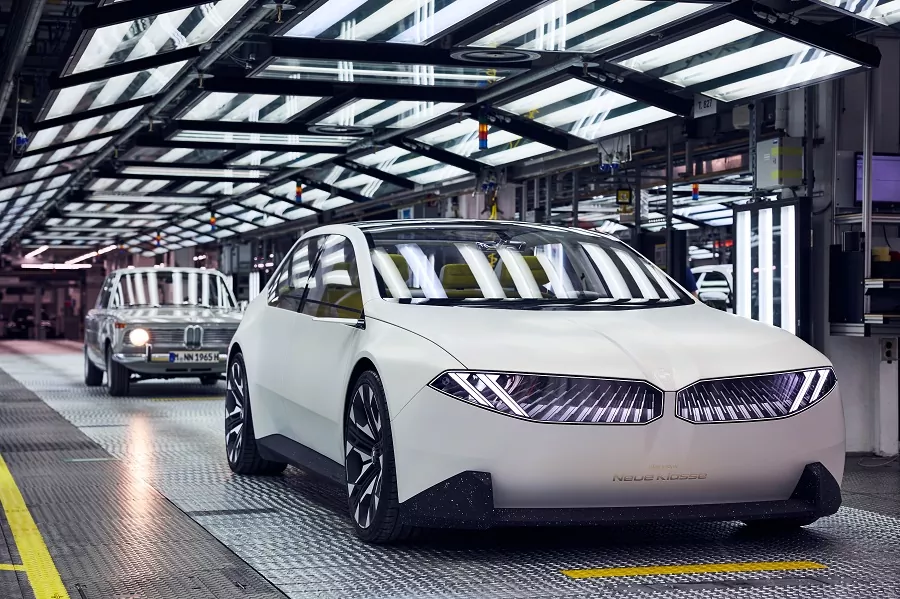 BMW ukončí výrobu áut so spaľovacím motorom v Mníchove v roku 2027
