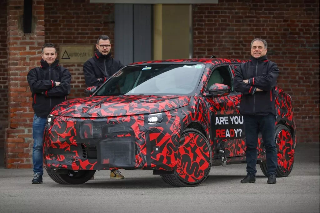 Alfa Romeo predstaví nový elektromobil Milano v apríli