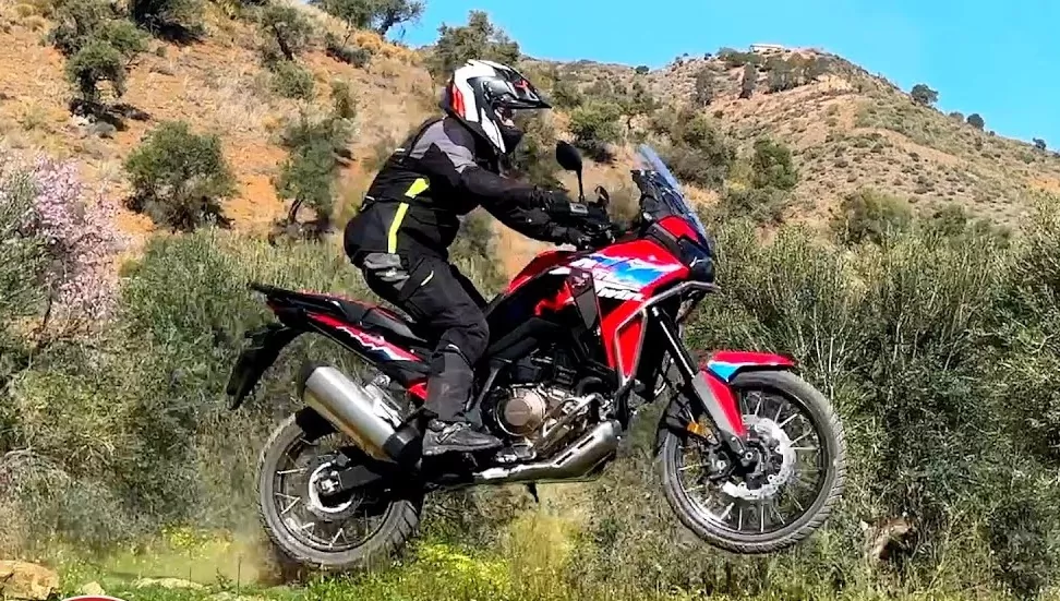 Prvá jazda: Honda CRF1100 Africa Twin ES (2024)