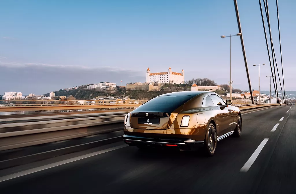 Elektrický Rolls-Royce Spectre má za sebou slovenskú premiéru