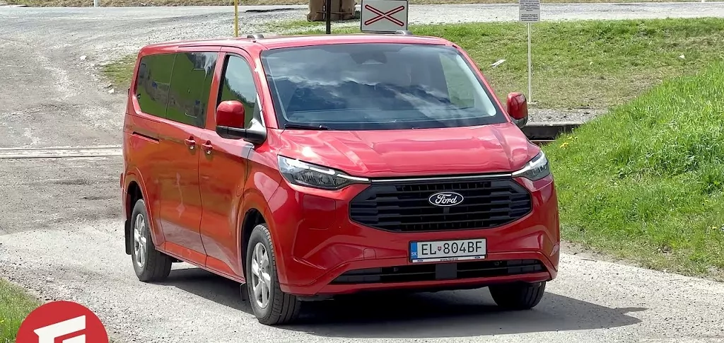 Test: Ford Transit Custom Business 2.5 Duratec PHEV (171 kW)