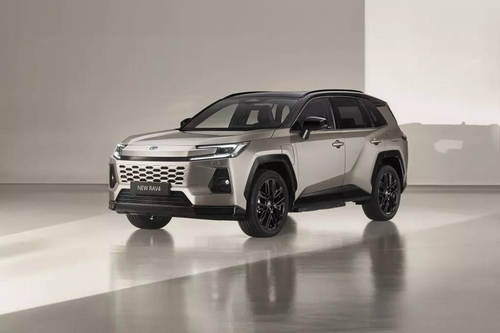 Nová Toyota RAV4 prichádza s vylepšeným pohonom