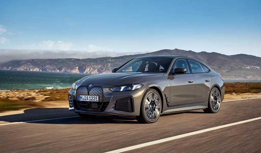 BMW i4 má dlhší dojazd a výkonnejšiu vrcholnú verziu