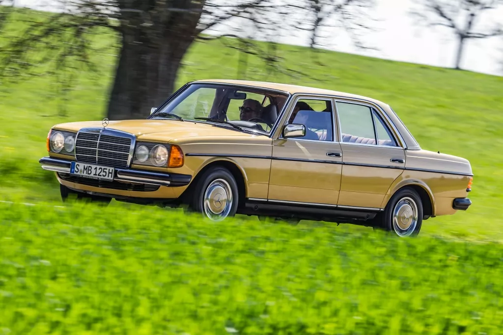 Mercedes-Benz W123 oslavuje 50 rokov: z hrdinu všedných dní sa stala legenda