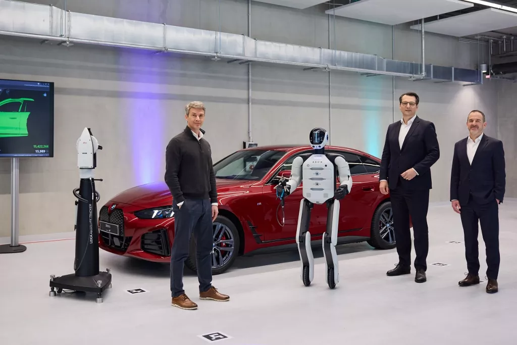 BMW nasadzuje humanoidné roboty do výroby v Nemecku. Physical AI prichádza do Európy