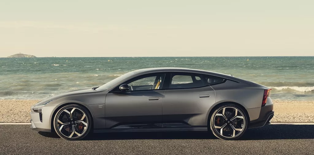 Polestar zverejnil uhlíkovú stopu modelu Polestar 5. Recyklovaný hliník ušetrí až 14 ton CO₂e na auto