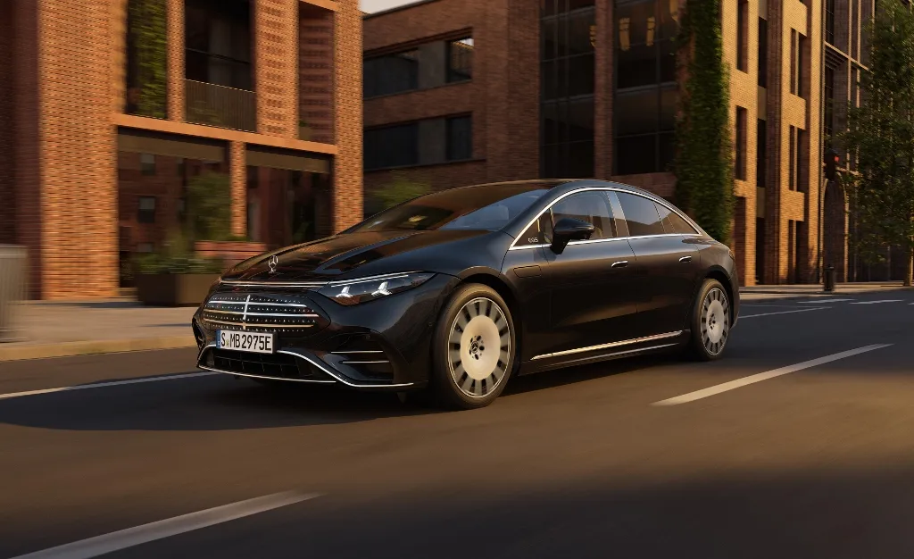 Mercedes-Benz EQS (2026): dojazd takmer 1000 km a nové technológie
