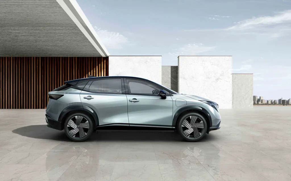 Nissan Ariya (2026): viac štýlu, viac komfortu a inteligentnejší elektromobil