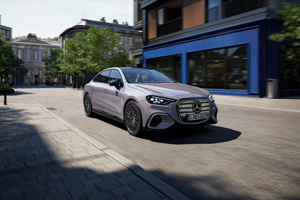 Elektrický Mercedes-Benz Triedy C štartuje predaj. Dojazd až 762 km a nabíjanie za 10 minút