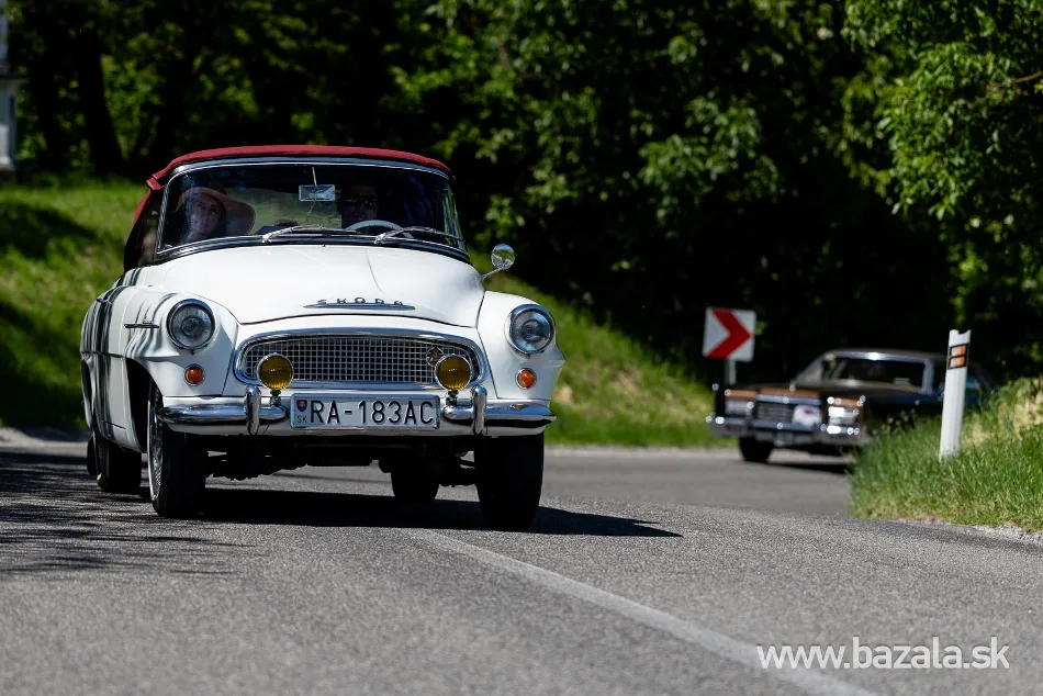 Veteran rally Nové Mesto nad Váhom 2026: Historické skvosty opäť ožili na cestách Považia